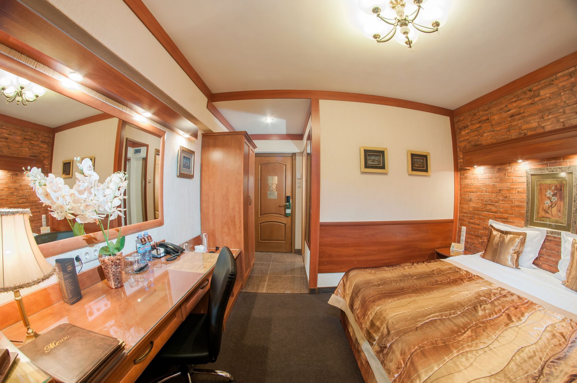 Hotel Uyut Alma-Ata Exteriör bild