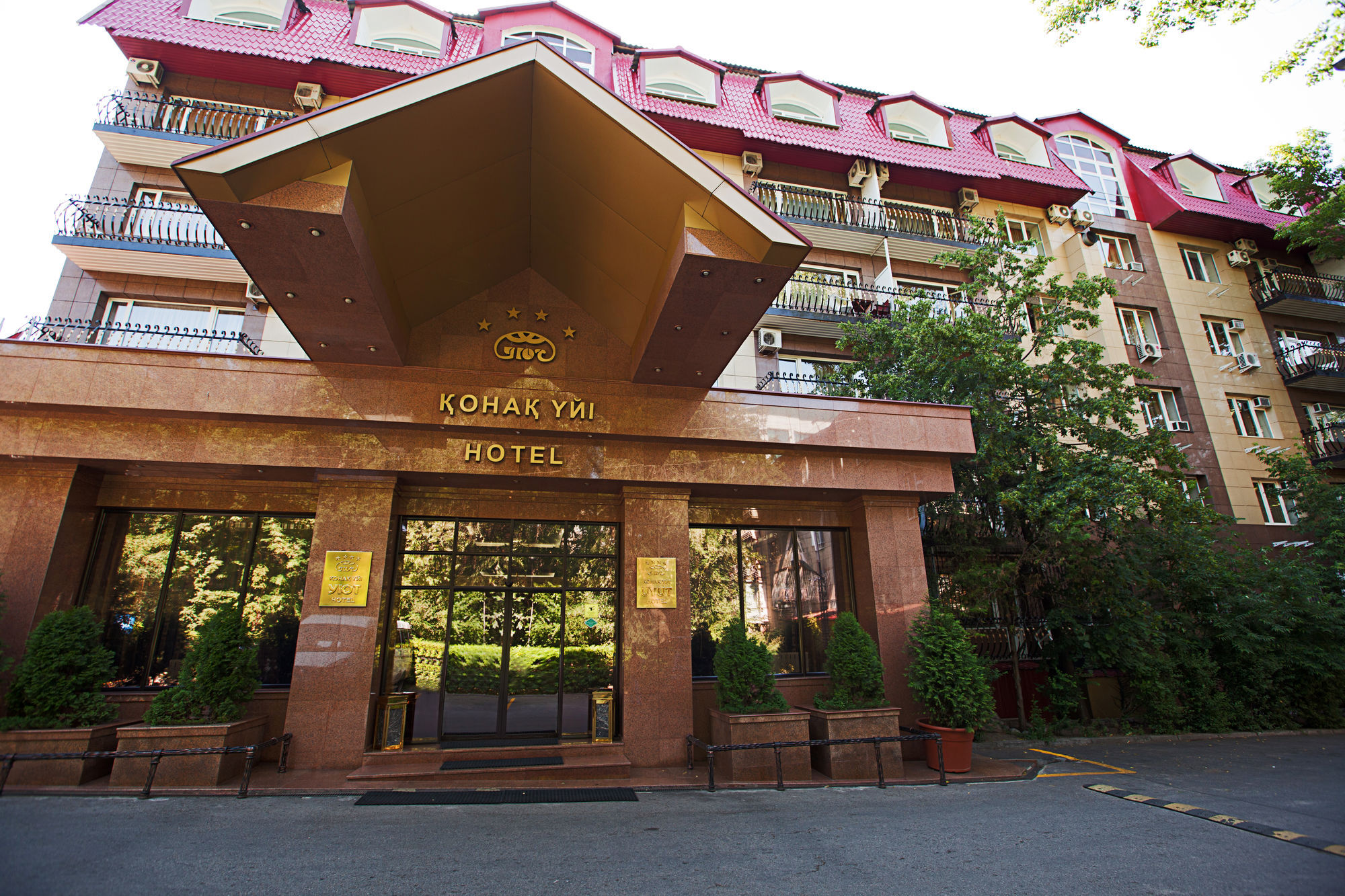 Hotel Uyut Alma-Ata Exteriör bild