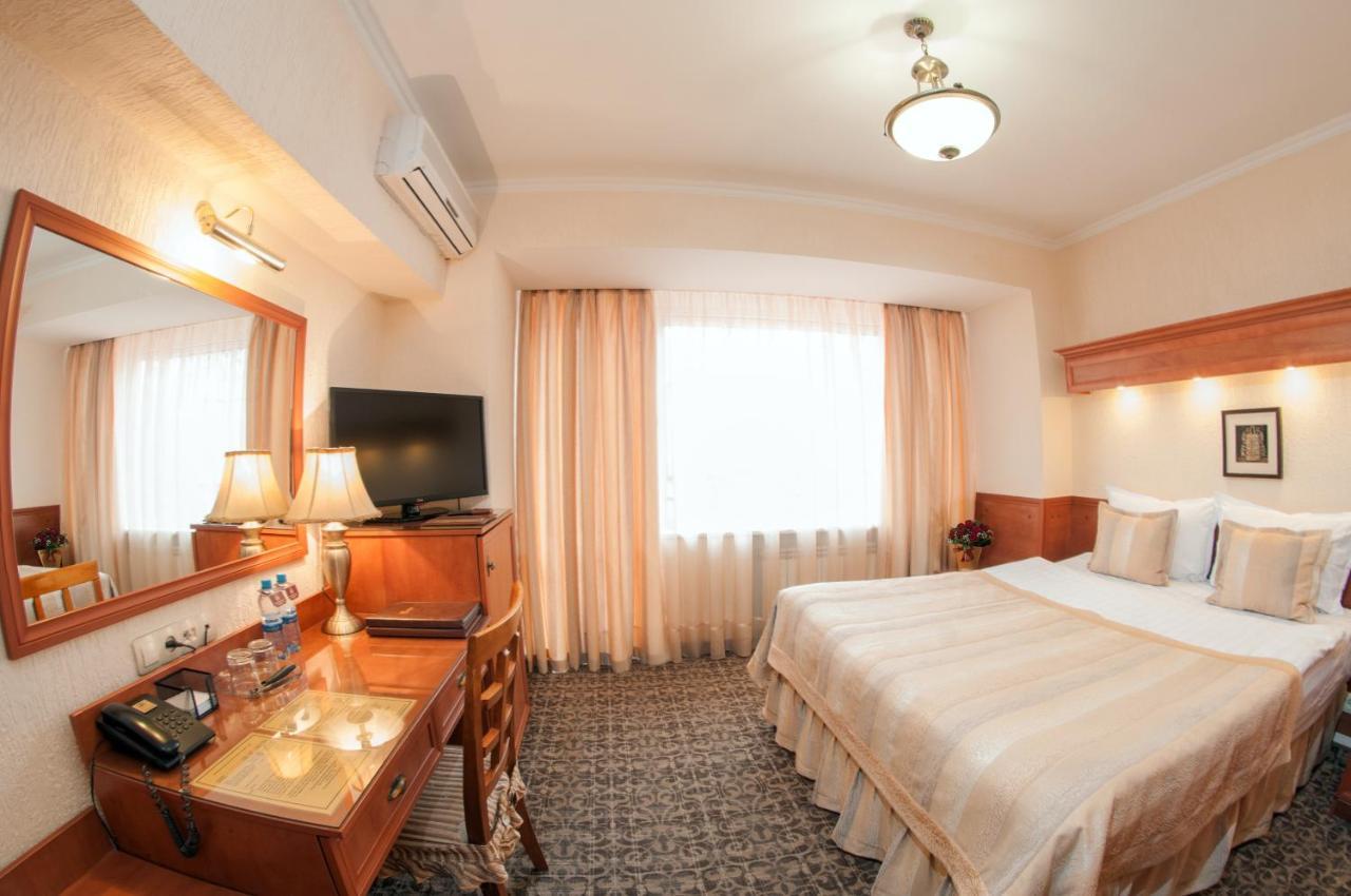 Hotel Uyut Alma-Ata Exteriör bild